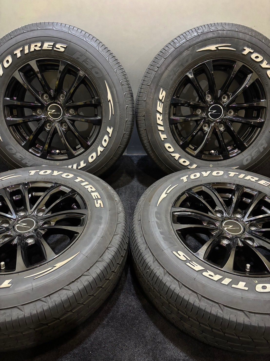 195|80R15 107|105N LT TOYO|H30 PRODITA 15インチ 6J 33 139.7 6H 夏タイヤ 4本 ハイエース ホワイトレター 2-J94