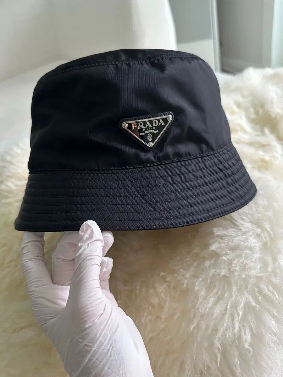 Prada(プラダ) バケットハット XL 希少グレー] PRADA Re-Nylon プラダ