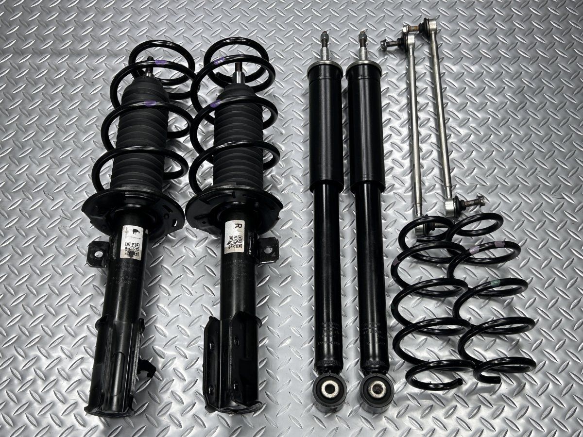 ZC33S スイフトスポーツ 純正サスキット 品番41601-68R00-000|41602-68R00-000|4181068R00 スイスポ ショックアブソーバー 24010094