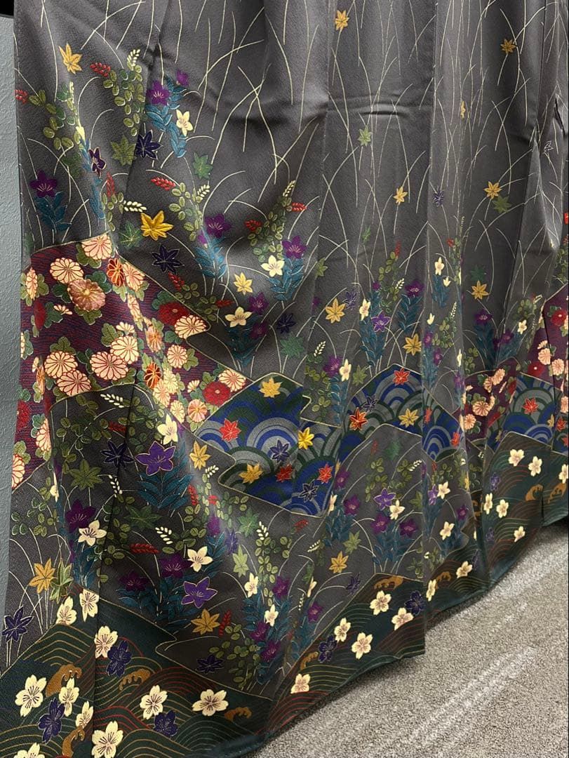 花井幸子 落款入 訪問着 刺繍 金彩 ちりめん 正絹 躾糸付き X415 