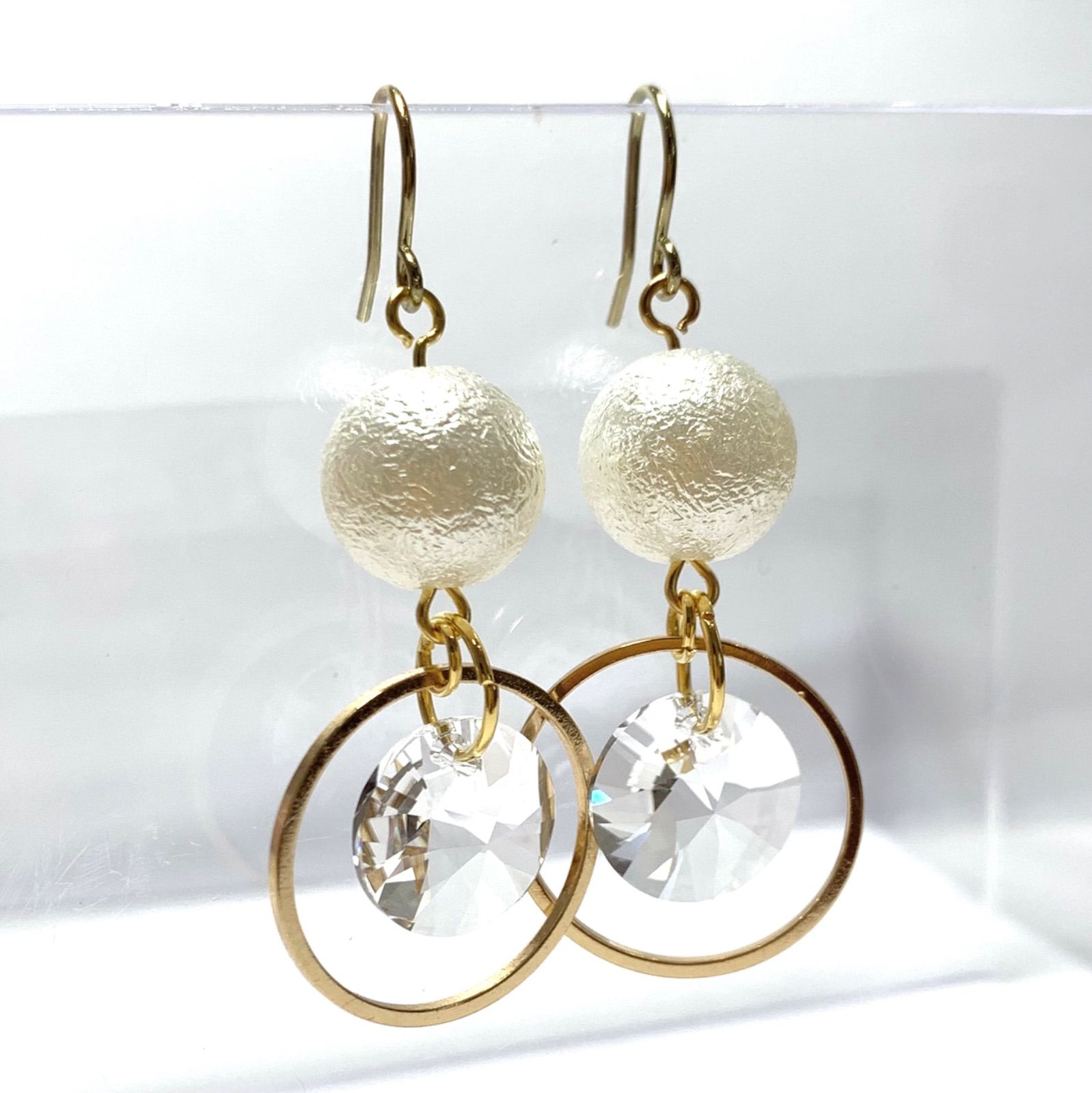 ハンドメイド スワロフスキー＆パールのピアス 楽天市場】【完成品】スワロフスキーの虹色☆ピアス
