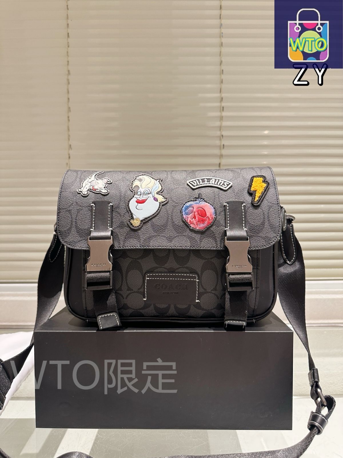 Amazon.co.jp: [コーチ] バッグ ぺブルレザー ディズニー コラボ