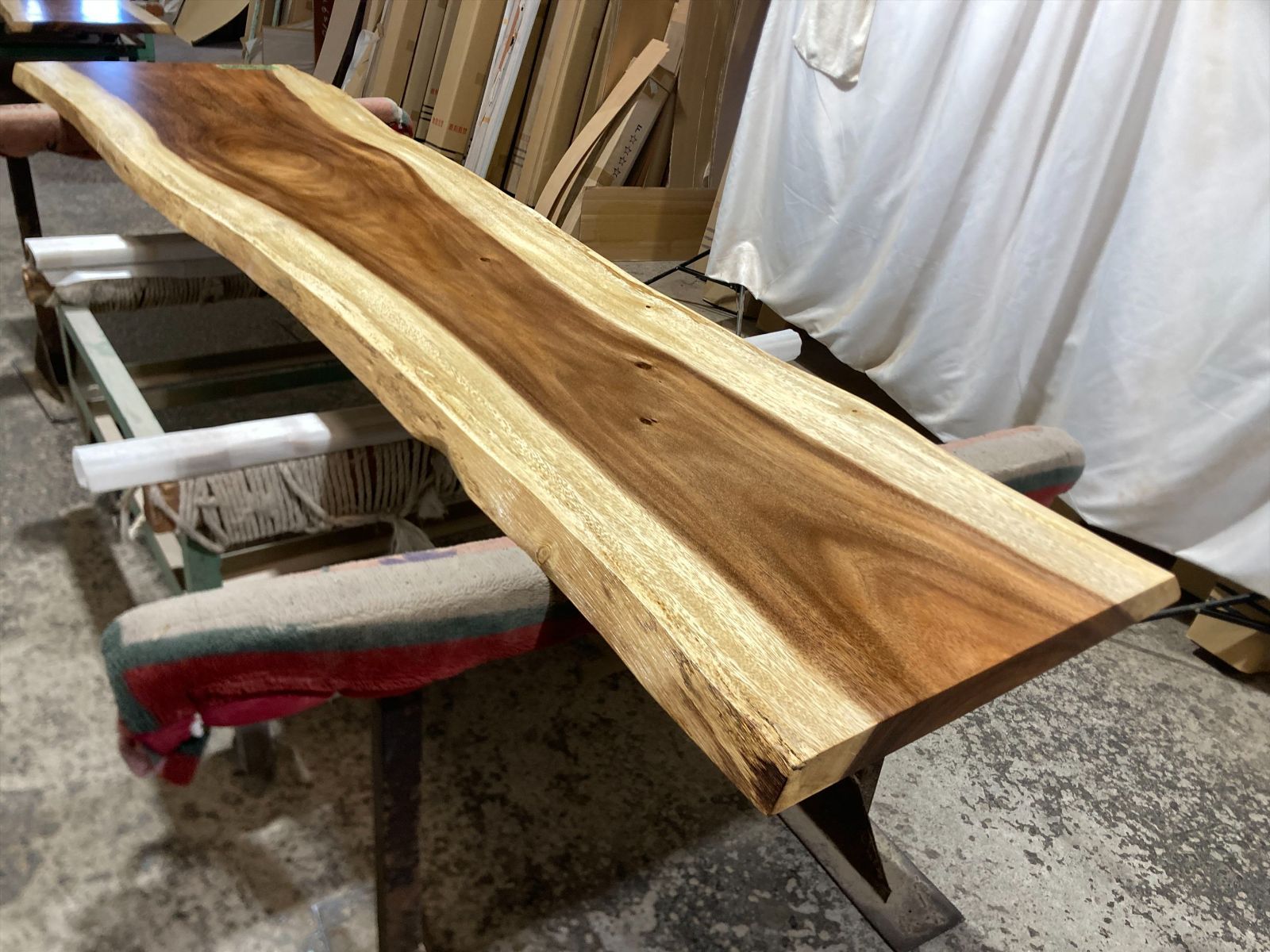 センターテーブル