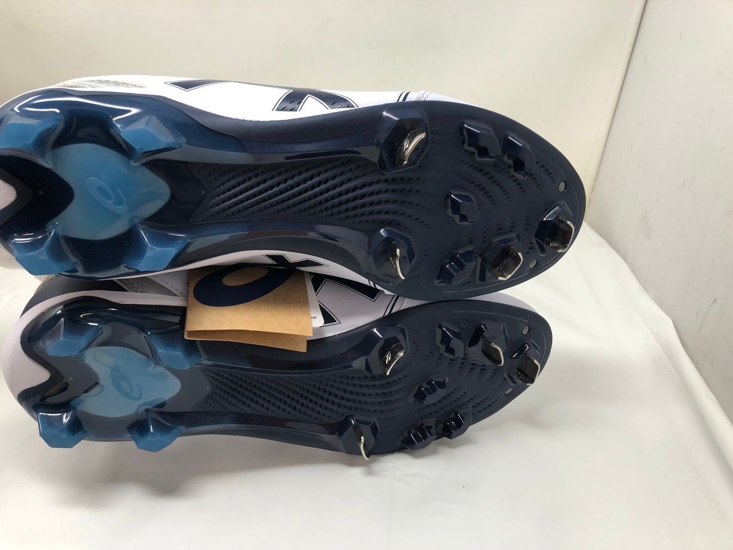 アシックス スパイクシューズ