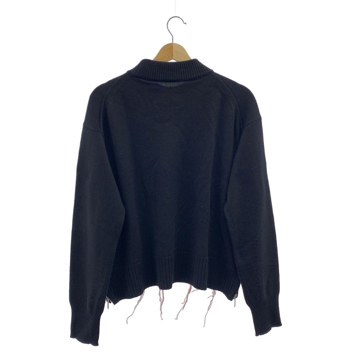 sacai ハイネックジップウールニット sacai /サカイ】よりジップ装飾デザインワッフルニットが入荷