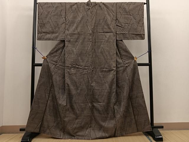 平和屋着物○本場大島紬 7マルキ 手織り 草花文 藤絹織物謹製 証紙