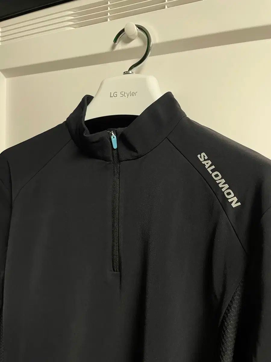 Salomon サロモン 実行しています ハーフ ジップアップ Tシャツ M ブラック