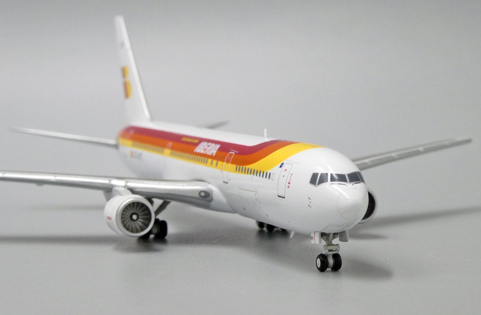 イベリア航空 767-300ER EC-GTI 1/400 お取り寄せ商品】1/400 767-300(ER) イベリア航空 EC-GTI |