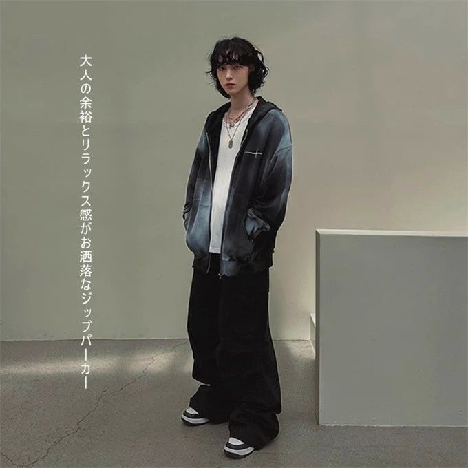 フード付き パーカー