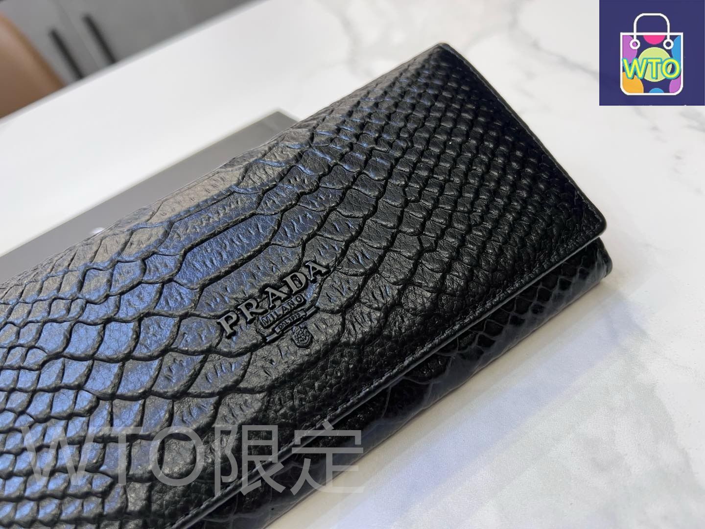 日本未入荷★PRADA*高級感漂う逸品*スモールレザーウォレット 日本未入荷 PRADA(プラダ) 財布・小物(レディース) - 海外通販の
