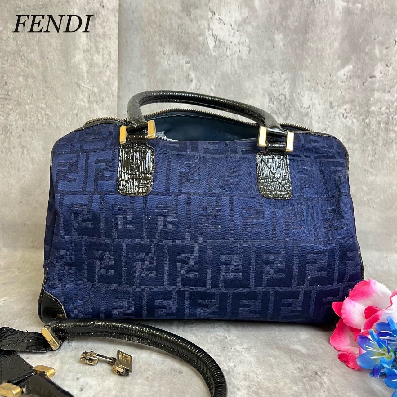 ✨格安✨ FENDI フェンディ ハンドバッグ トートバッグ ズッカ柄 総柄 ゴールド金具 ビンテージ ヴィンテージ キャンバス レザー レディース  ブルー 青色 ブラック 黒色 - メルカリ