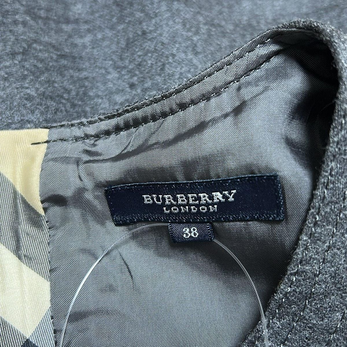 【美品】BURBERRY LONDON ミニワンピース ボタン 38 Burberry LONDON(バーバリーロンドン) ワンピース サイズ38 L