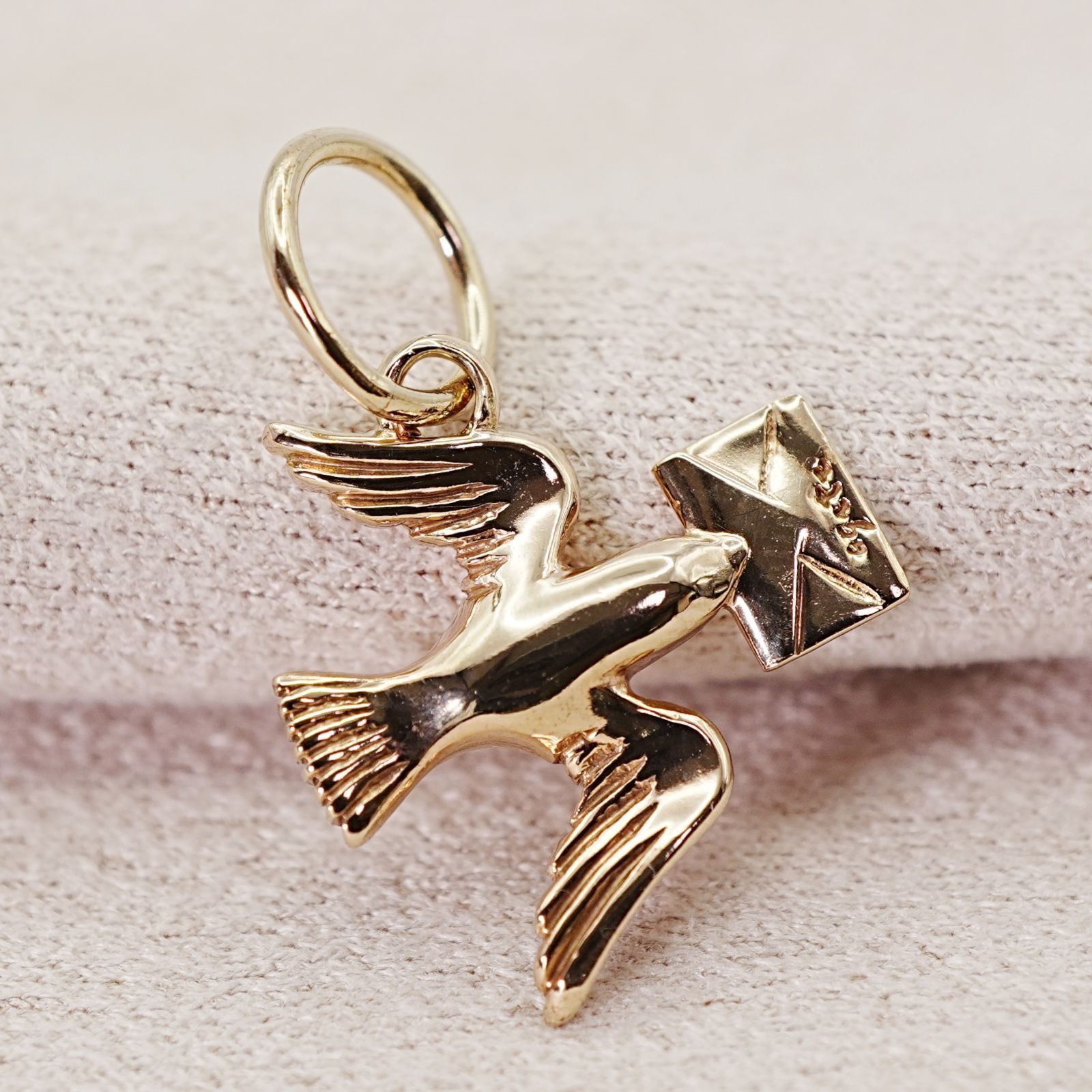 アガット レターバード チャーム K10 ゴールド 24-3089S FORTGASGNV_COM_BR