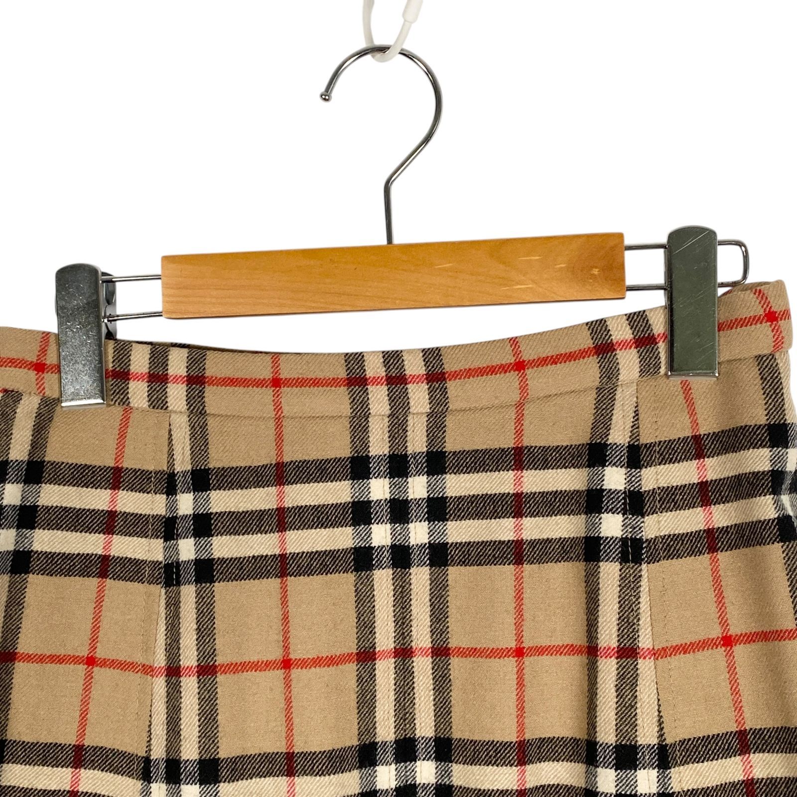 バーバリー スカート 未使用 バーバリースカート、シルク100%グレー