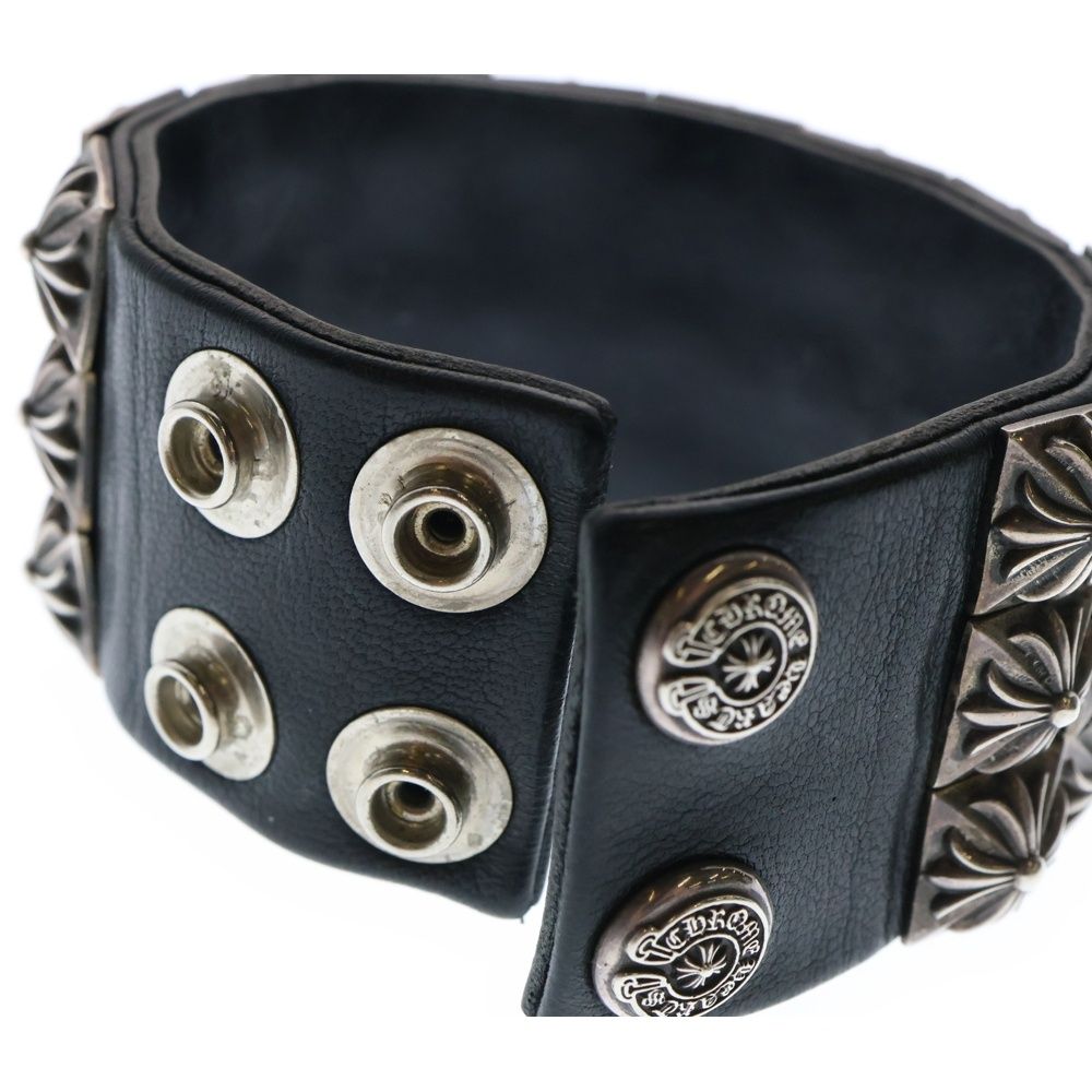 ＊美品クロムハーツ レザーバングル ハート＊ CHROME HEARTS (クロムハーツ) ZERO X3 PYRAMID STUDS TRIPLE