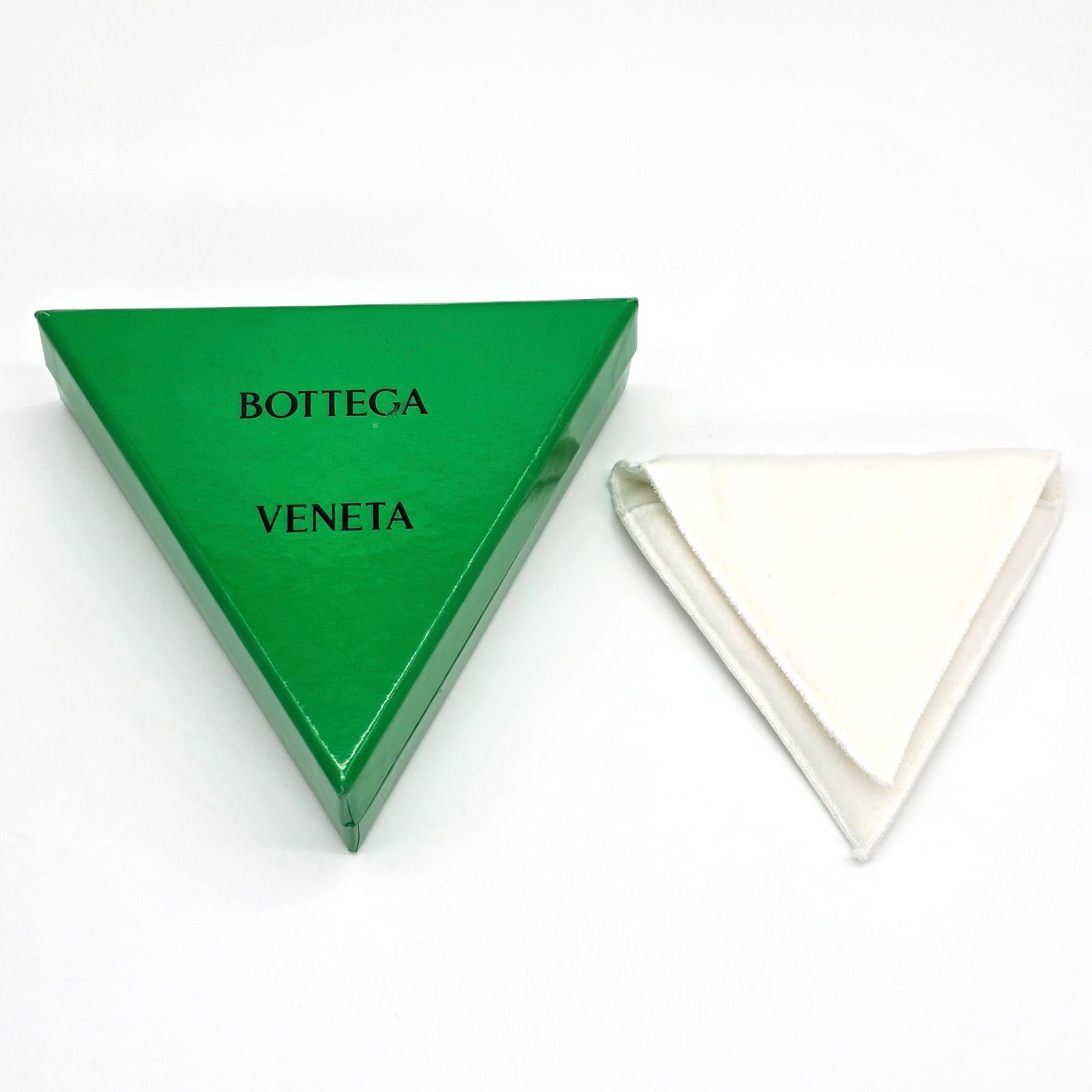 BOTTEGA VENETA ボッテガヴェネタ 665786 トライアングル ツイスト 