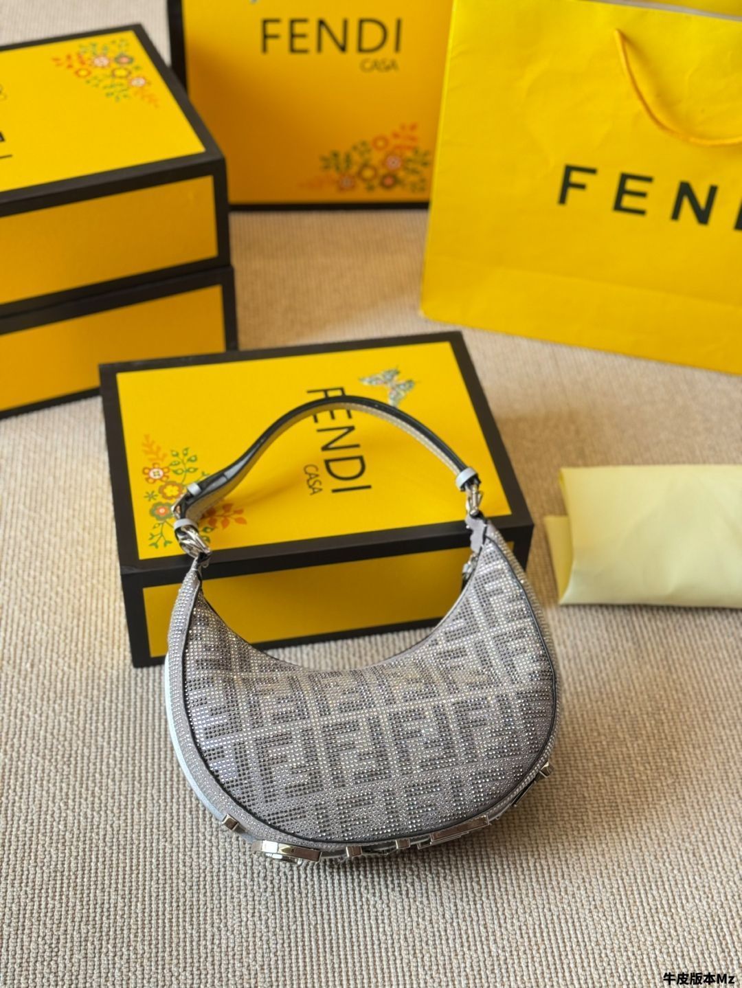 FENDI☆Fendigraphy ハンドバッグ【関税・送料込み/】 FENDI フェンディ ハンドバッグ GRAPHY SMALL グラフィ スモール