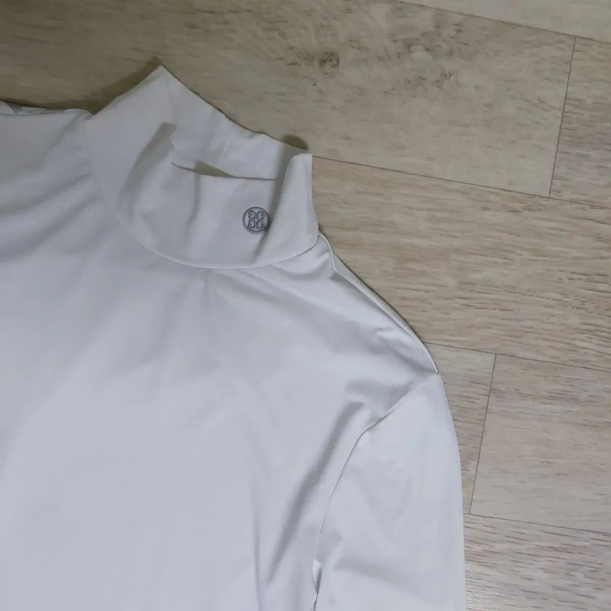 G/FORE(ジーフォア) Tシャツ s サイズ G/FORE 人気 ジーフォア ゴルフ