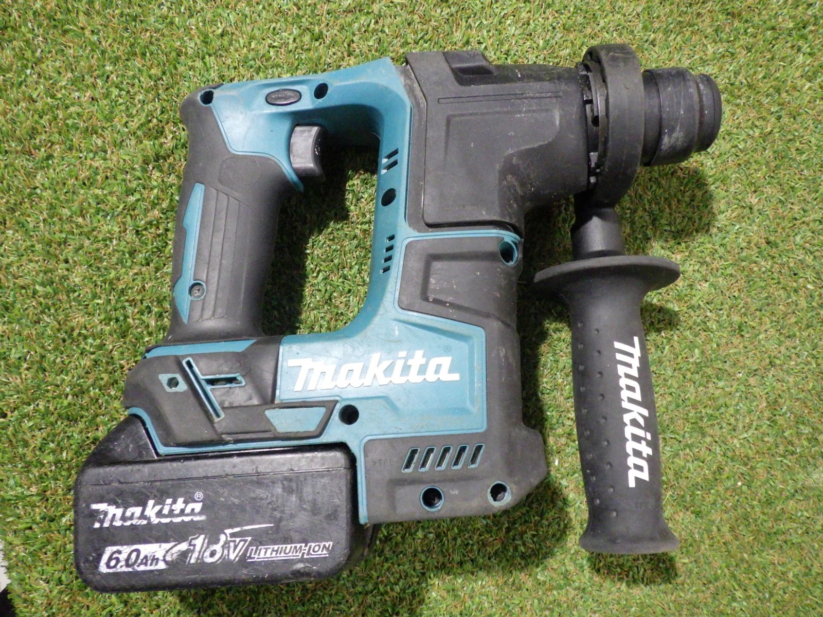 マキタ 充電式ハンマドリル HR171DZK 本体 バッテリー2個 充電器 ケースセット 電動工具 動作 済 ケース留め具破損 品