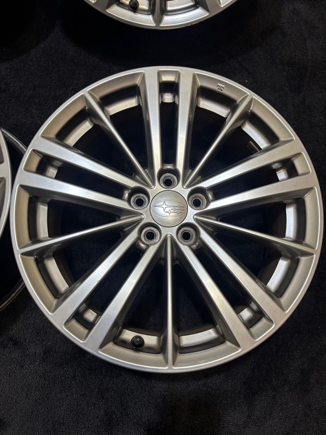 ブリザックDM-V3 4本スタッドレスタイヤスバル純正ホイール付き　XV ブリザックDM-V3 4本スタッドレスタイヤスバル純正ホイール付き XV