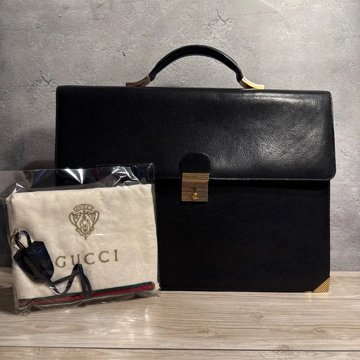 GUCCI グッチ レザー ビジネスバッグ A4可 保存袋鍵付き