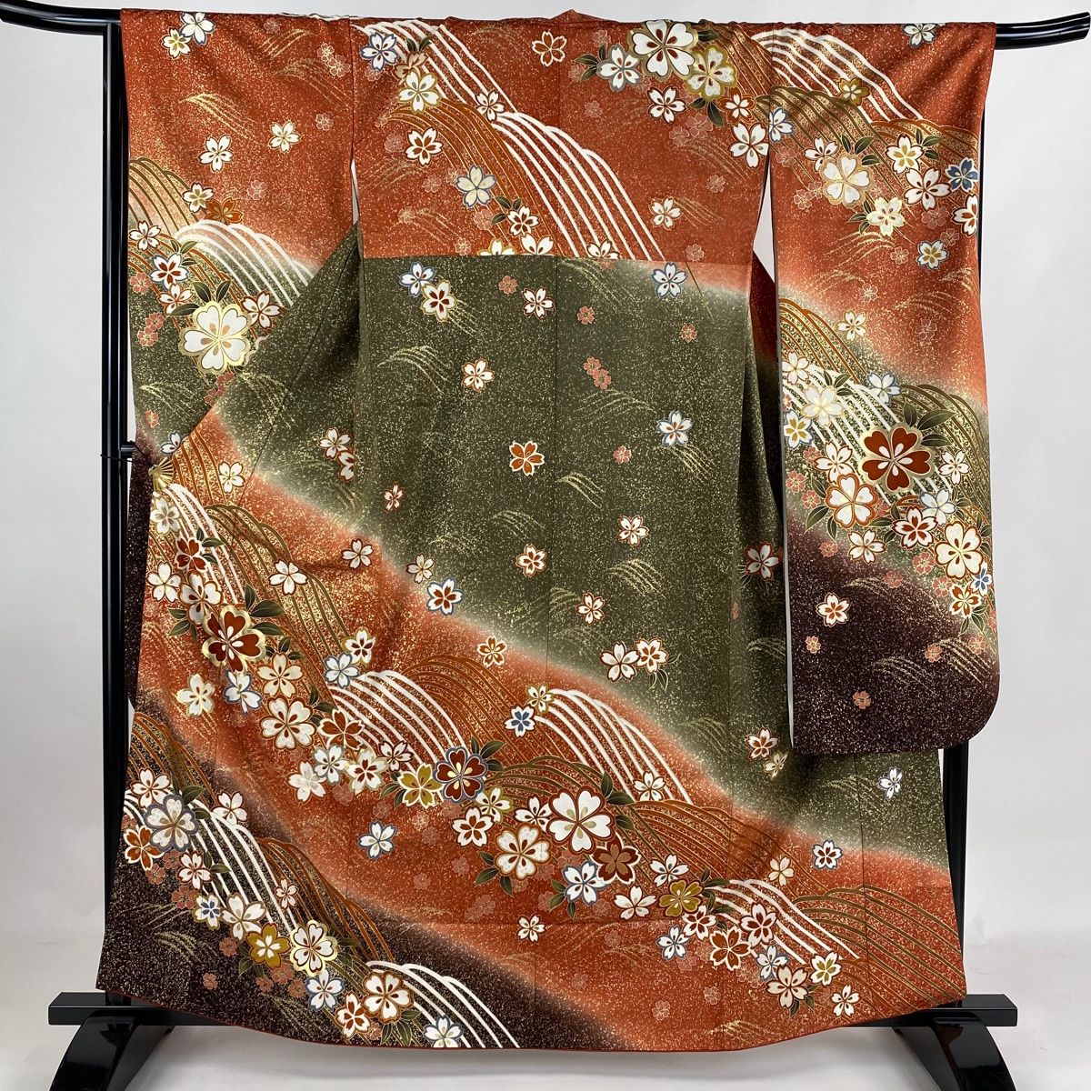 振袖 身丈160.5cm 裄丈67cm M 袷 鈴乃屋 桜 波 金彩 染め分け 赤茶 正絹 名品