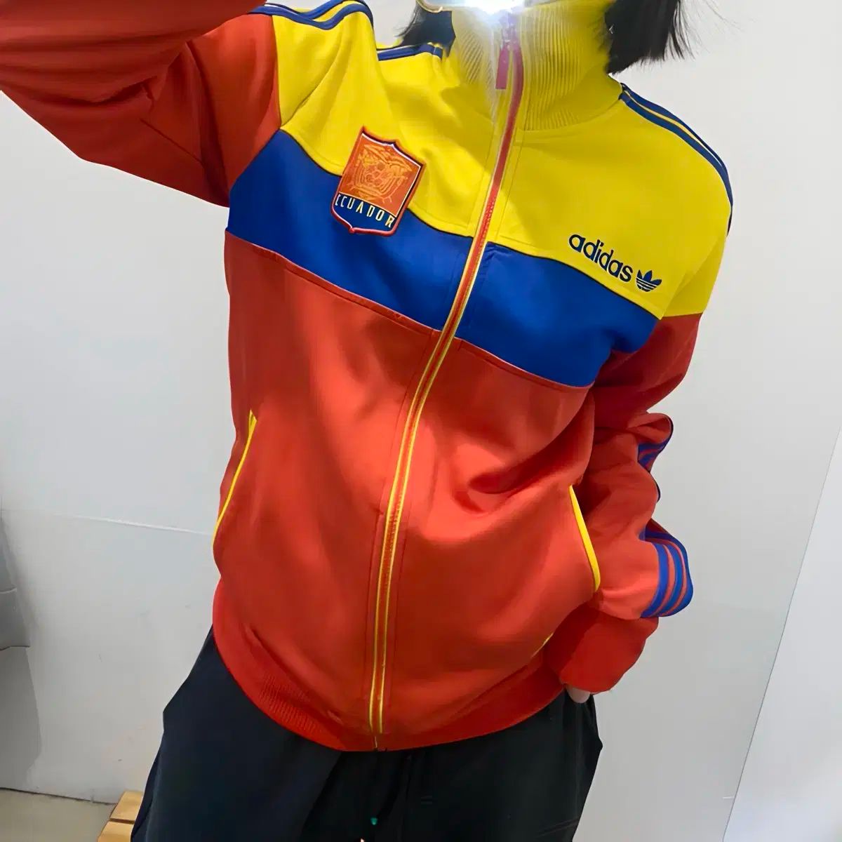【雷市場（ポンジャン）商品韓国直送】 95 00s adidas(アディダス) エクアドル語 トラックトップス