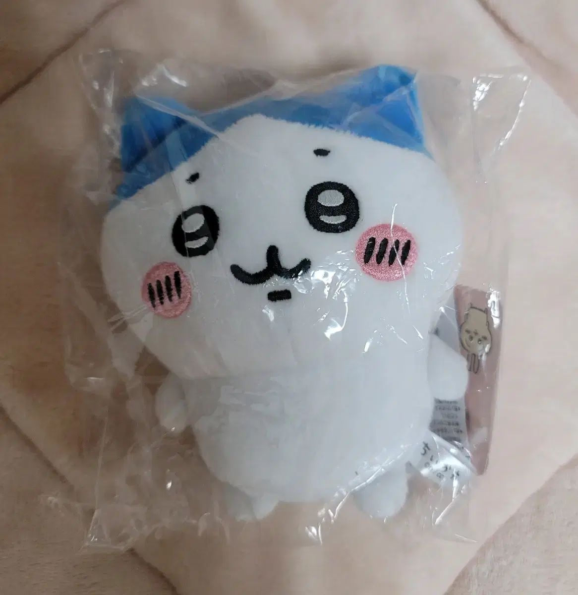 ちいかわ 日本正規品 ハチワレ 人形