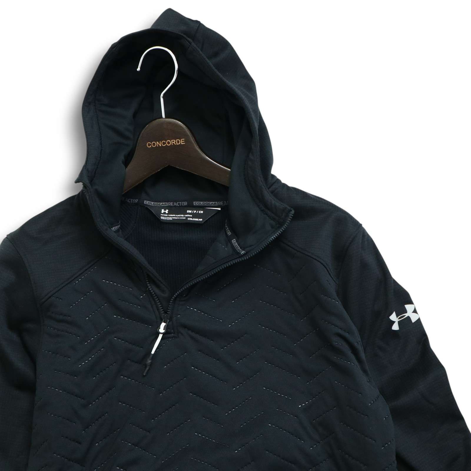 アンダーアーマー UNDERARMOUR 黒中綿ジャンパー 楽天市場】アンダーアーマー 中綿ジャケット UNDERARMOUR