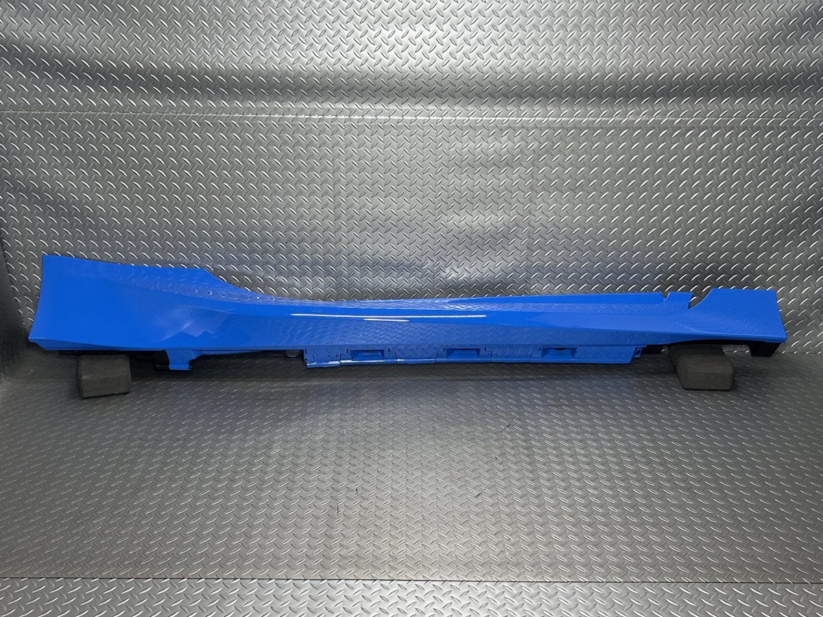車用エアロパーツ ZN8トヨタGR86/ZD8スバルBRZ 純正 サイドステップ右