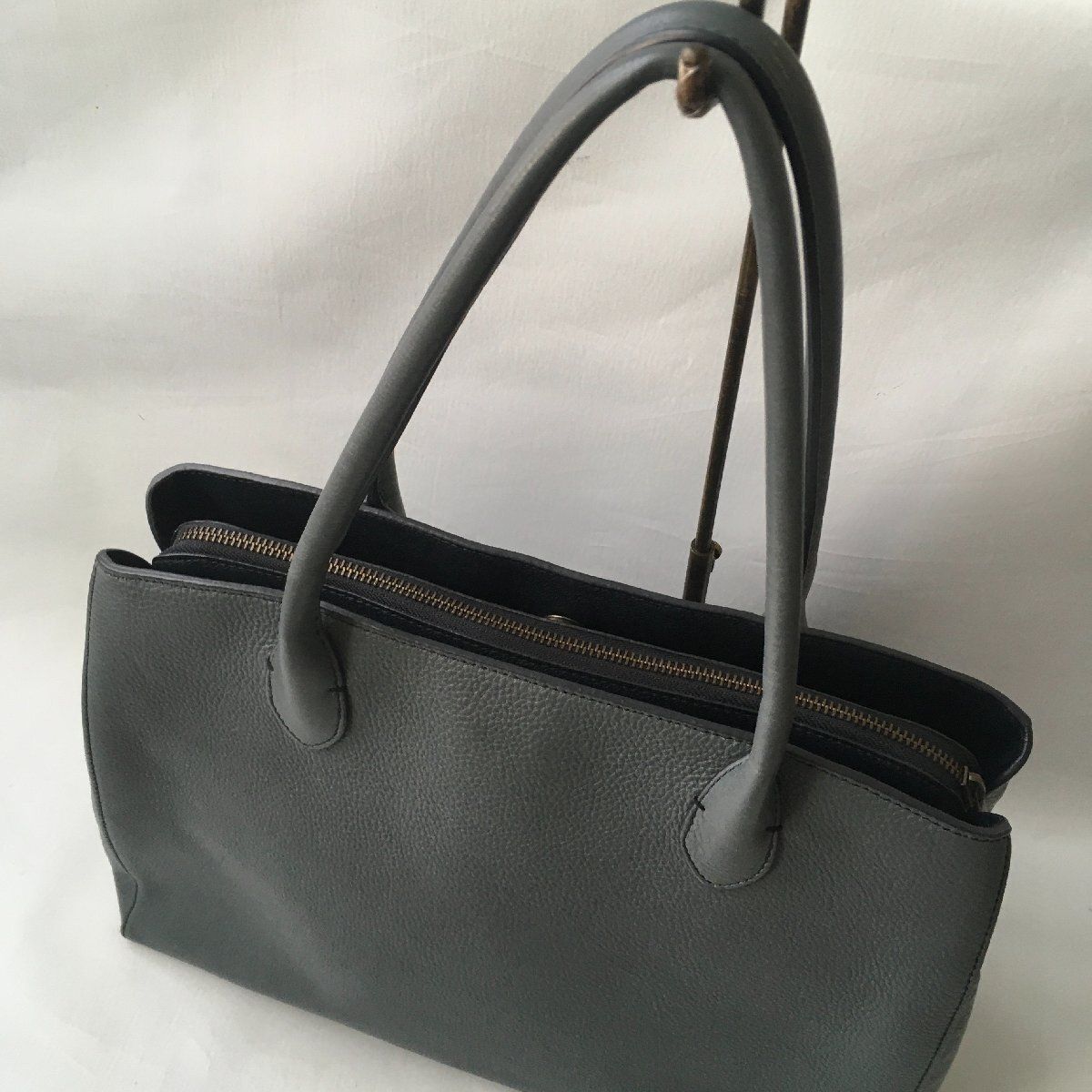 美品MOTHERHOUSE ブラック レザー トートバッグ Antique Slim Tote／アンティーク スリム トート – マザーハウス