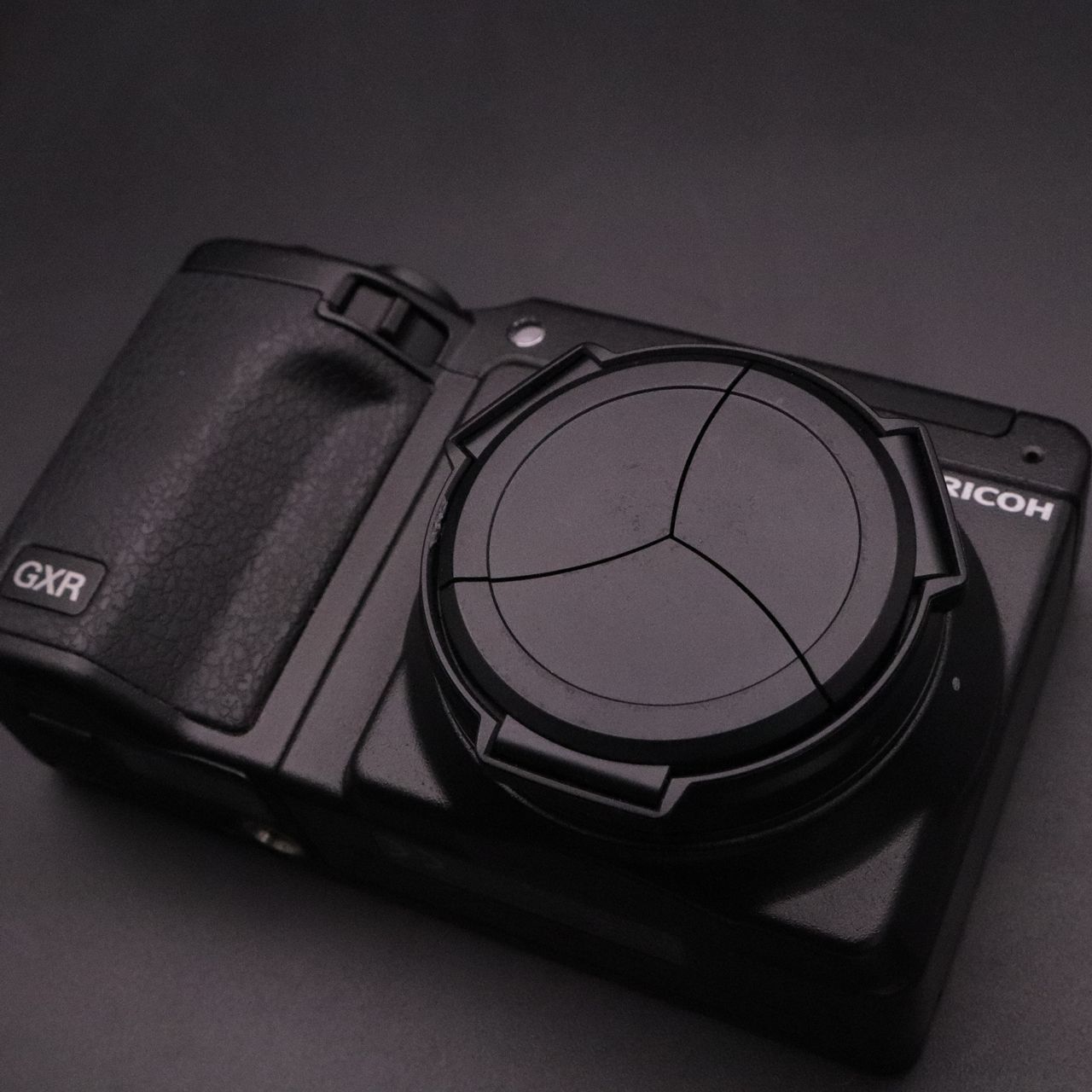 RICOH デジタルカメラ GXR P10KIT 28-300mm シャッター数 8枚