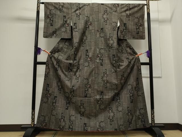 平和屋着物○本場大島紬 7マルキ 泥染め 短冊吉祥花文 正絹 逸品