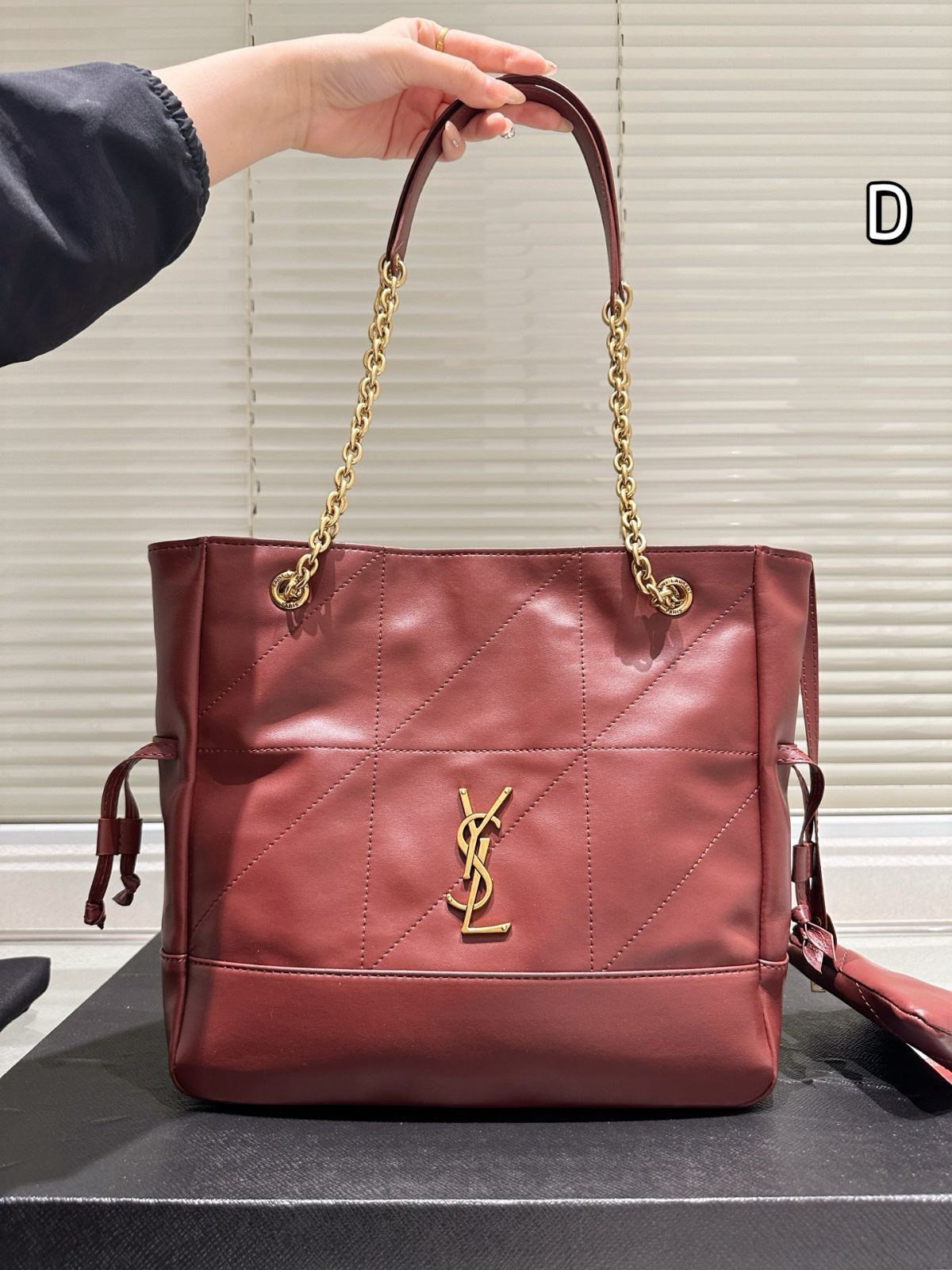 SAINT LAURENT ジェイミー トート ラージ Saint Laurent】ロゴ入り ラムスキン ジェイミー4.3 バック