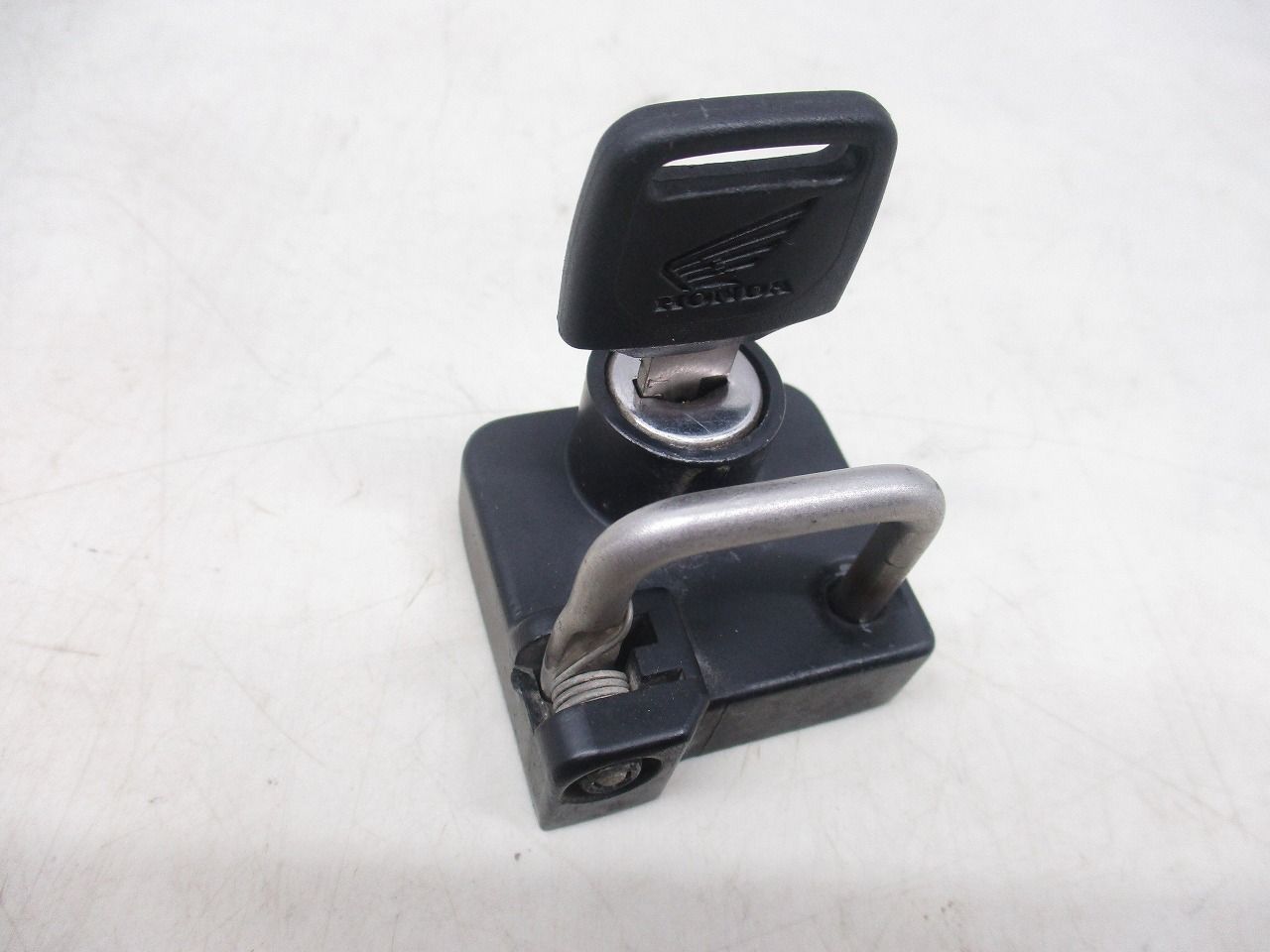 メインキー|タンクキャップ|ヘルメットホルダー 鍵1本付