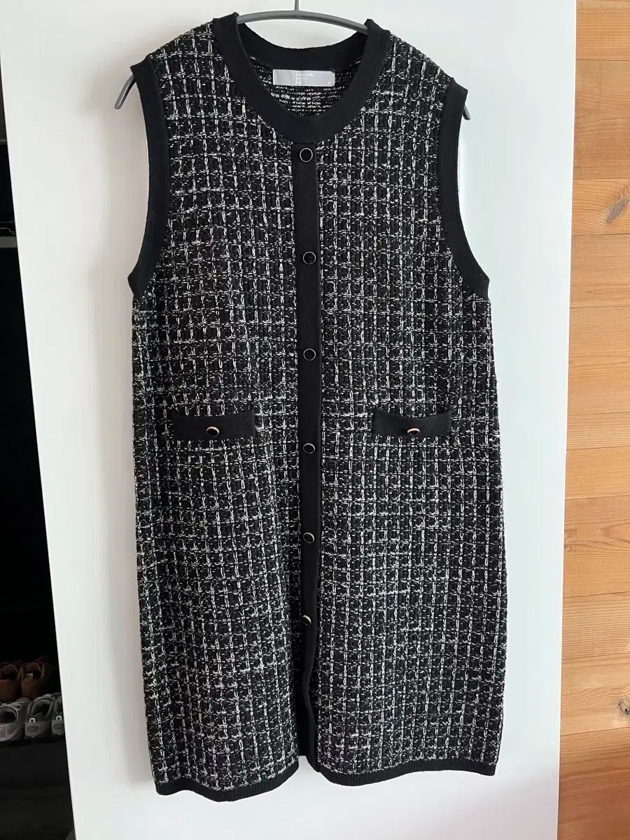 新品未使用♡パックレースが可愛いツイードベスト セール】レースベスト（ベスト）｜Achic（アシック）の