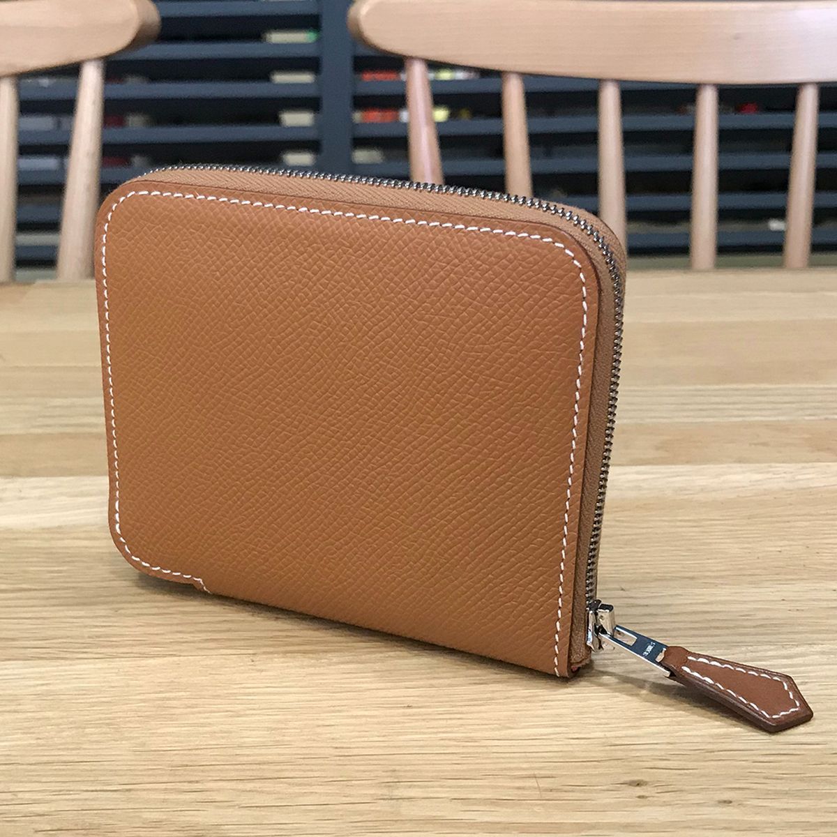 リル【美品】エルメス　アザップシルクイン　コンパクト エルメス<br>アザップ シルクイン コンパクト<br>モカ×ヴェールユッカ