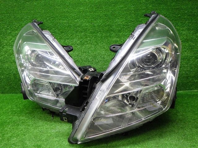 マツダ　LY3P　MPV　前期　ヘッドライト　左右　HID　P5620　ネ　バラスト付き　AFS無し　241002022
