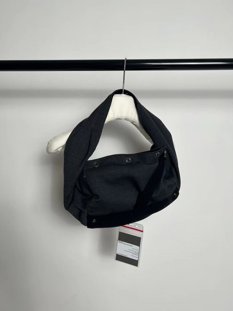 Kiko Kostadinov Gray Hecuba Bag|mercariメルカリ官方指定廠商|Bibian  