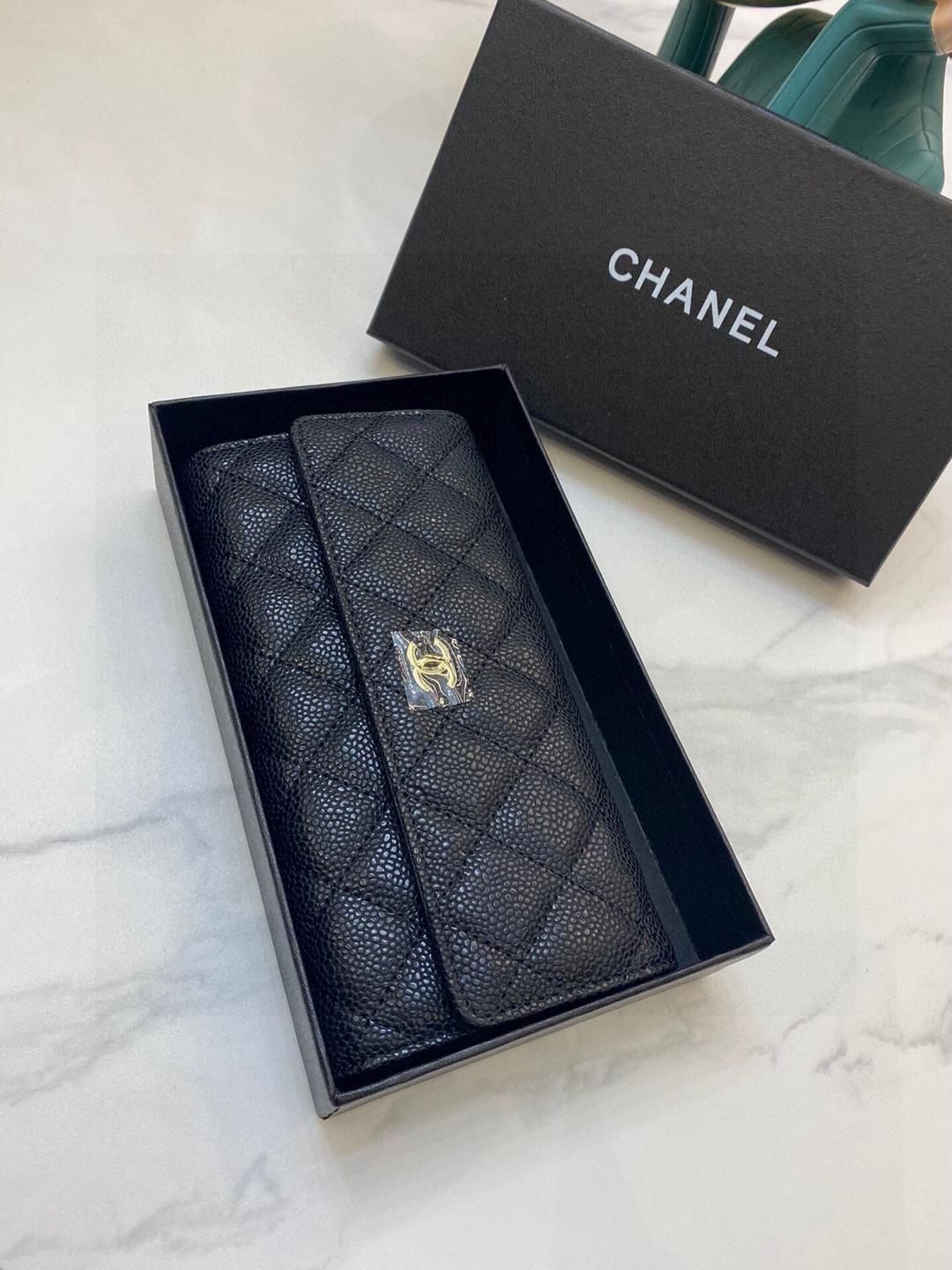 CHANELシャネルのシンプルな女性用ブラック財布｜ ｜