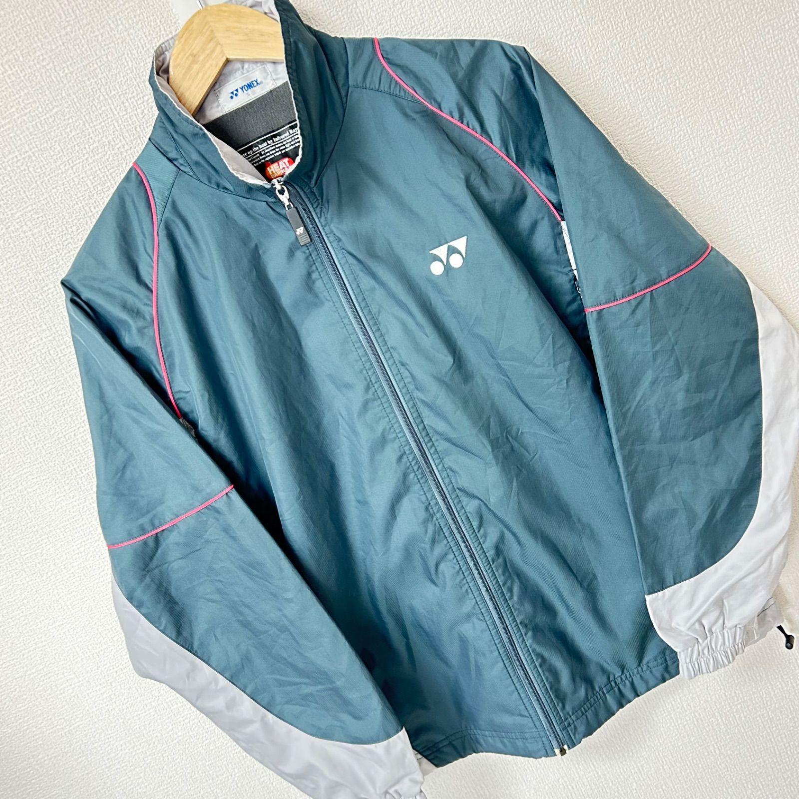 YONEX ヨネックス 中綿 ジャケット アウター ポリエステル ヒートカプセル 美品 YONEX ヨネックス ヒートカプセル ウィンドブレーカー