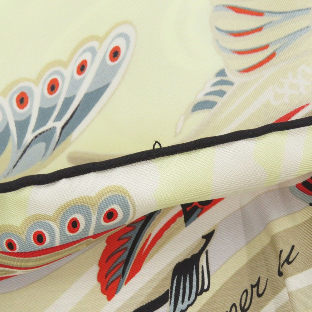 HERMES エルメス　シルク　100% スカーフ　大判　フランス軍の帽子柄 HERMES エルメス シルク 100% スカーフ 大判 フランス軍の帽子柄