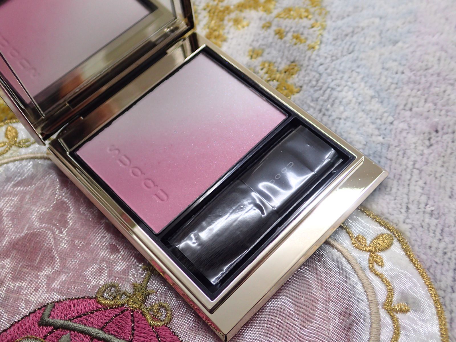 SUQQU ブラーリング カラー ブラッシュ 06 透重 SUQQU ブラーリング