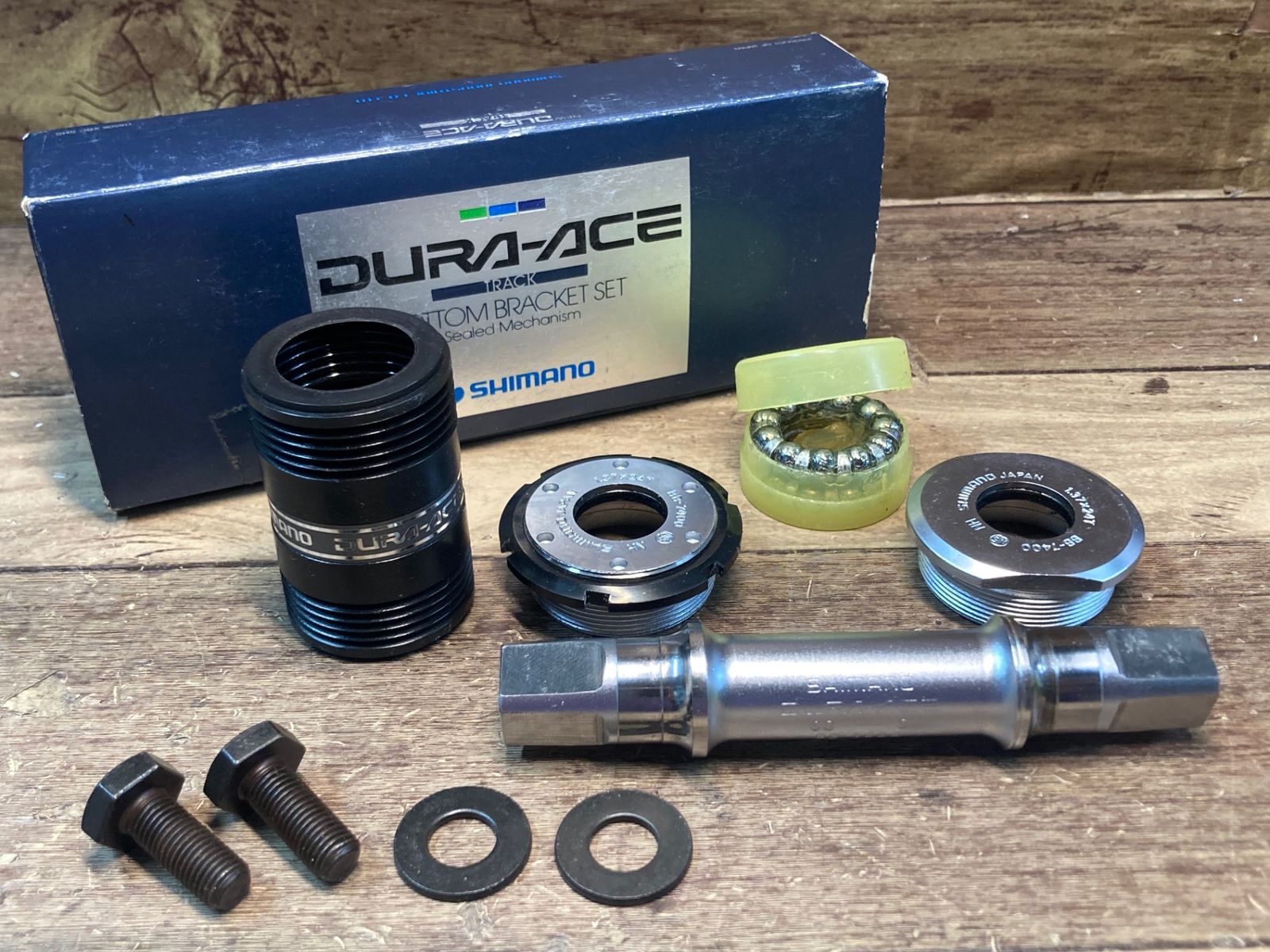 IJ102 シマノ SHIMANO デュラエース DURA-ACE BB-7400 ボトムブラケット スクエアテーパー JIS