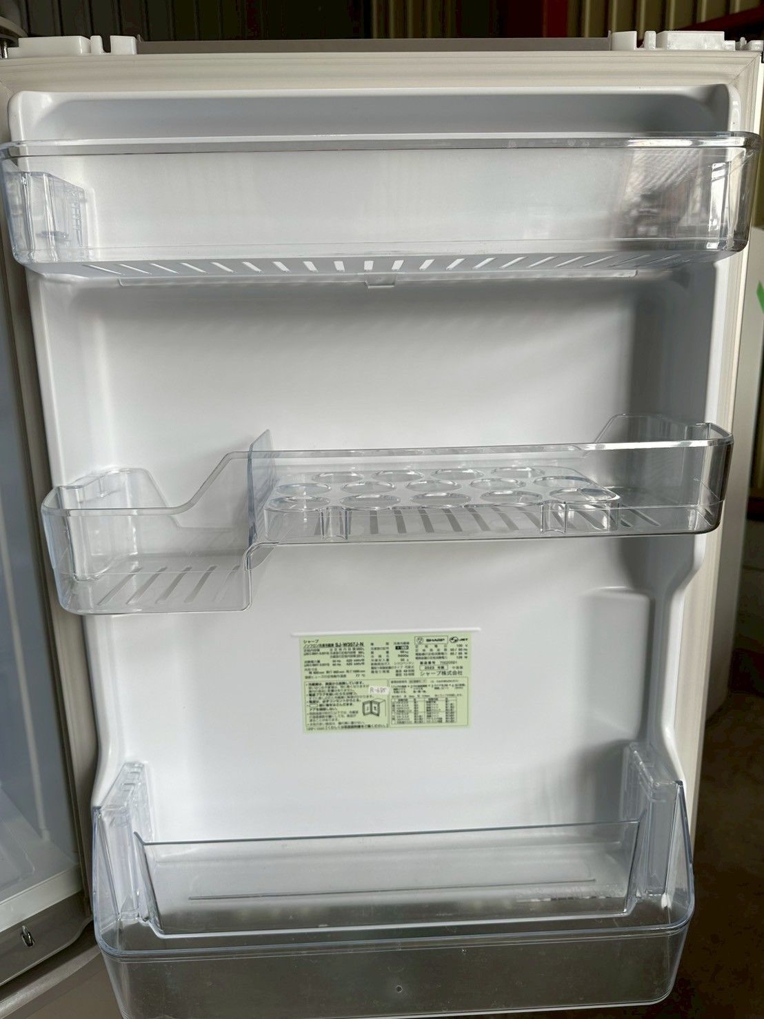 358 送料設置無料 SHARP冷蔵庫 18年製 137L（無料) SHARP 冷蔵庫