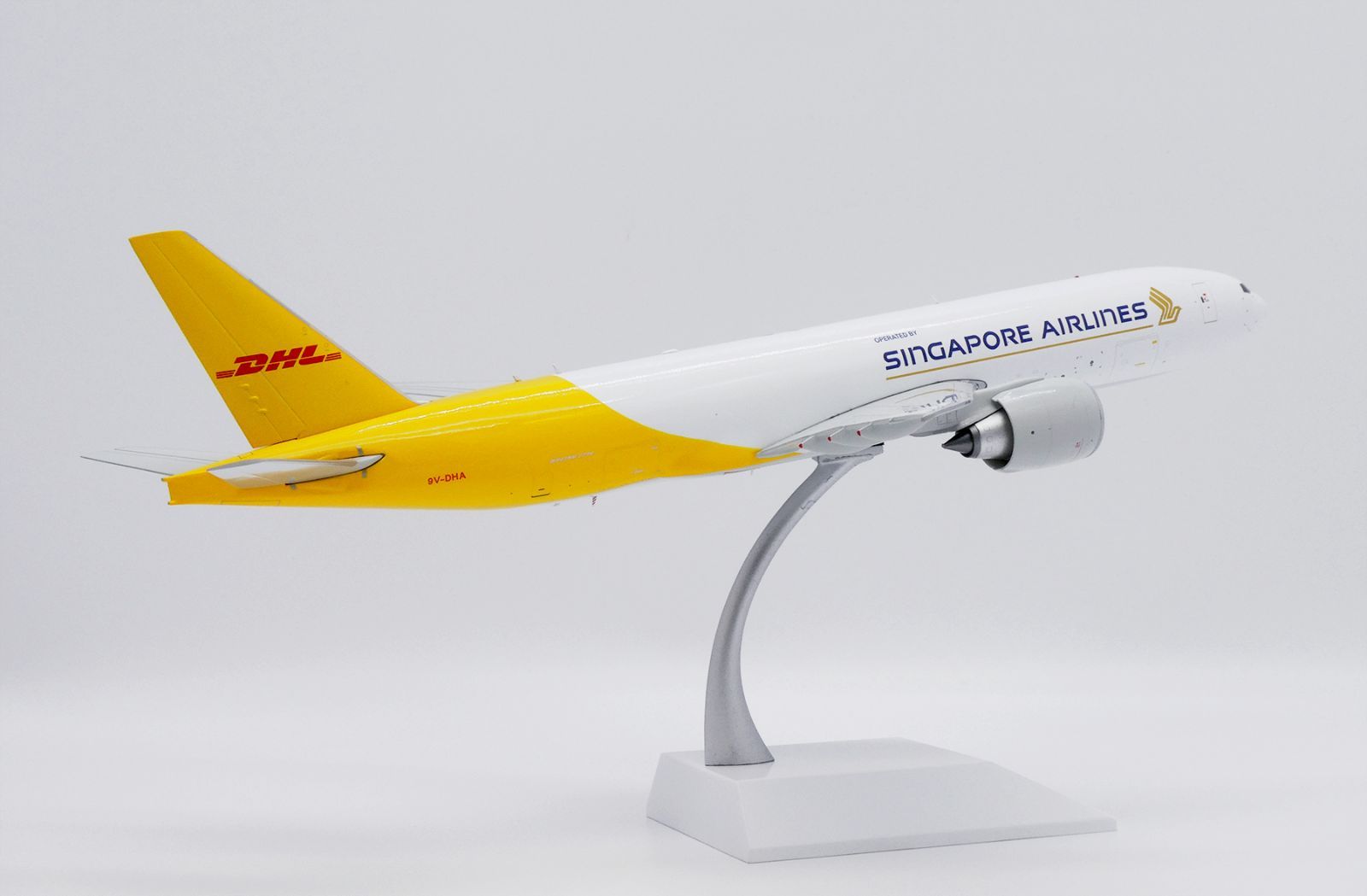 DHL(シンガポール航空) 777F 9V-DHA 1/200 www.JetCollector.com: DHL B777F (Singapore Airlines), w