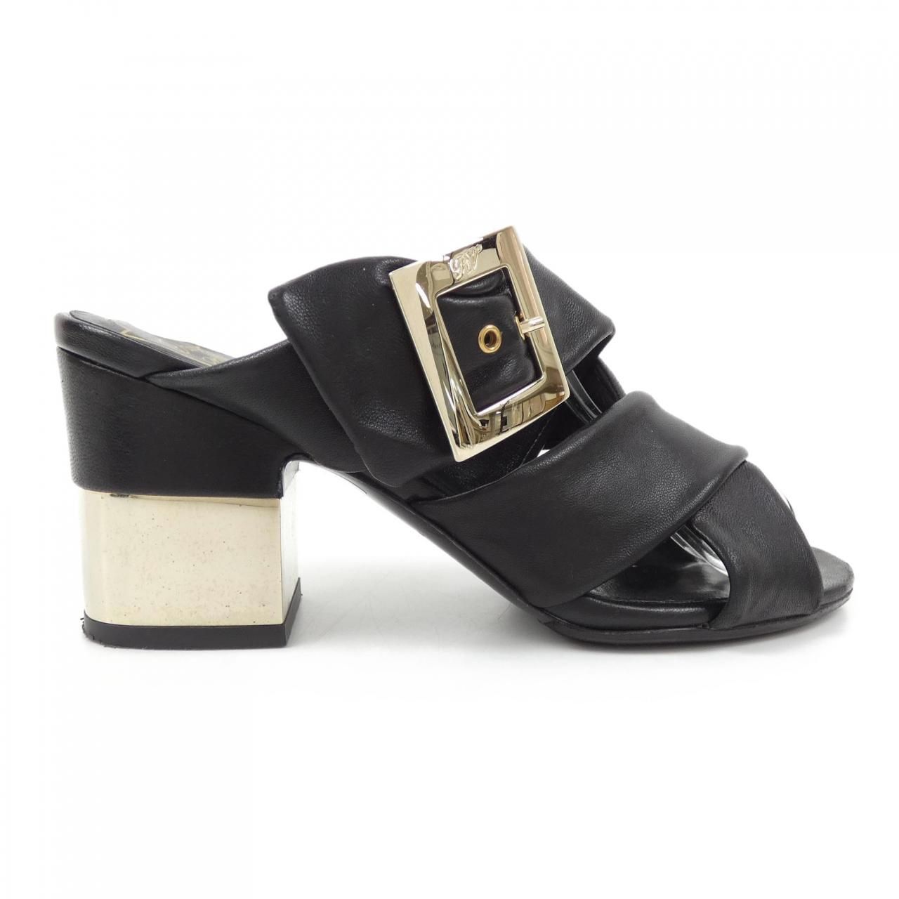ロジェヴィヴィエ ROGER VIVIER サンダル - メルカリ