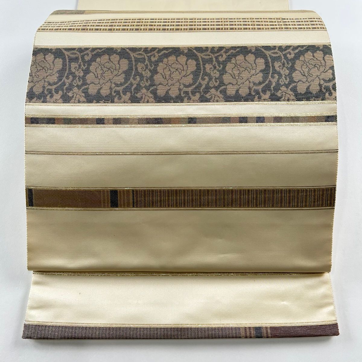 袋帯 秀品 花唐草 段縞 螺鈿 箔 ベージュ お太鼓柄 正絹 【中古