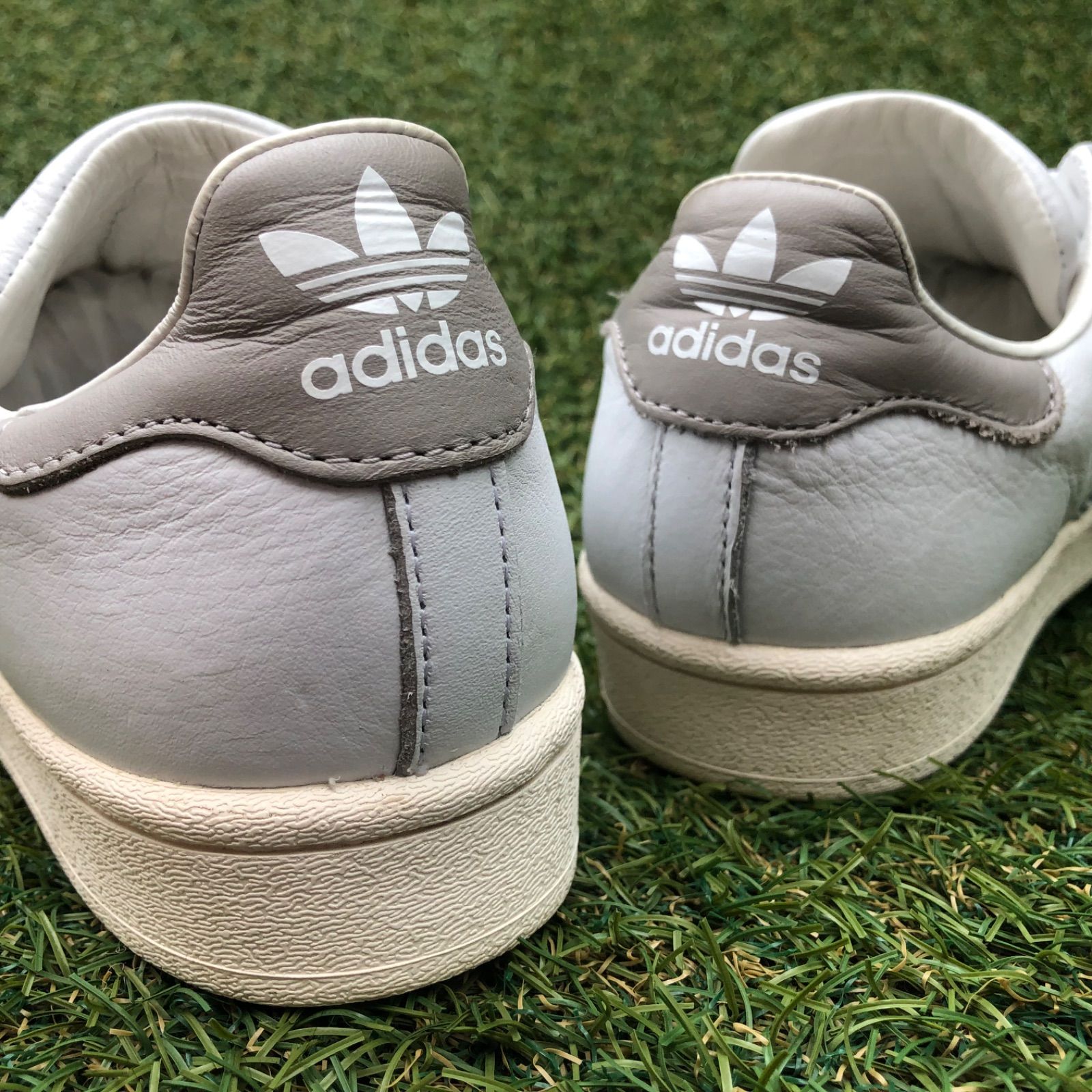 美品23.5 adidasアディダス×トゥモローランド スーパースターHT284