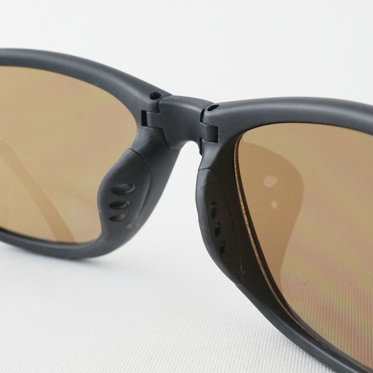 サングラス mont-bell モンベル USED美品 トレッキンググラス #1109131
